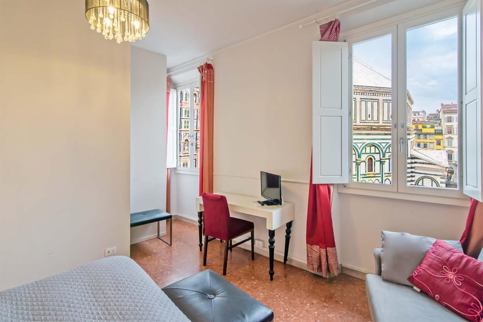 View (from property/room), Photo of the whole room, Landmark view