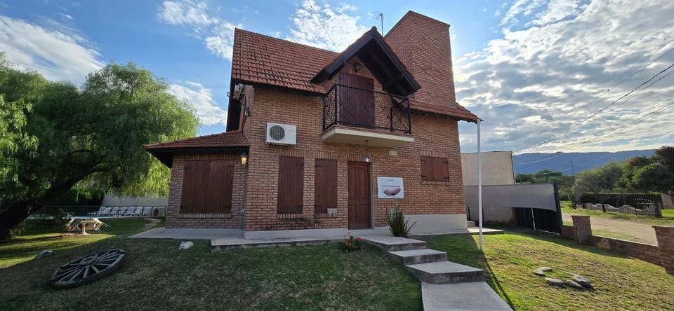 Chalet Nuevo Amanecer House in Villa de Merlo