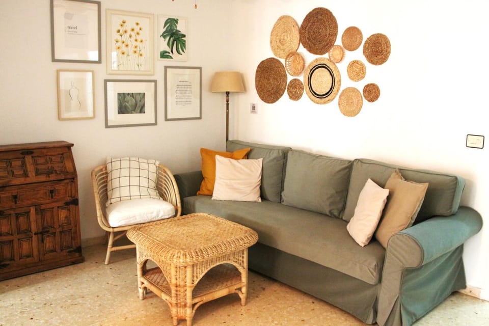 Living room, Seating area