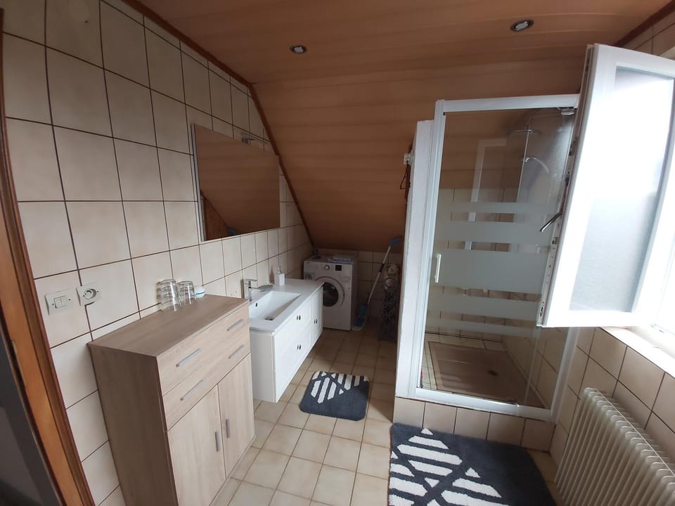 Bathroom, Garden view