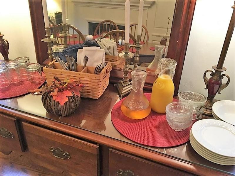 Dining area, Continental breakfast
