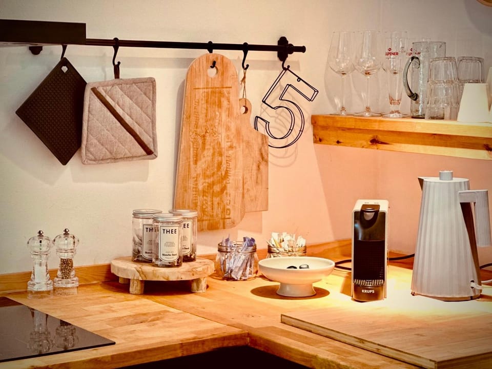 Coffee/tea facilities, Kitchen or kitchenette, Food and drinks