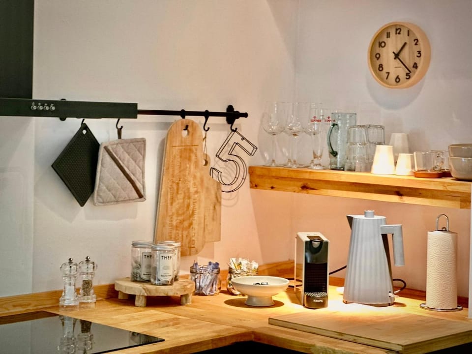 Coffee/tea facilities, Kitchen or kitchenette