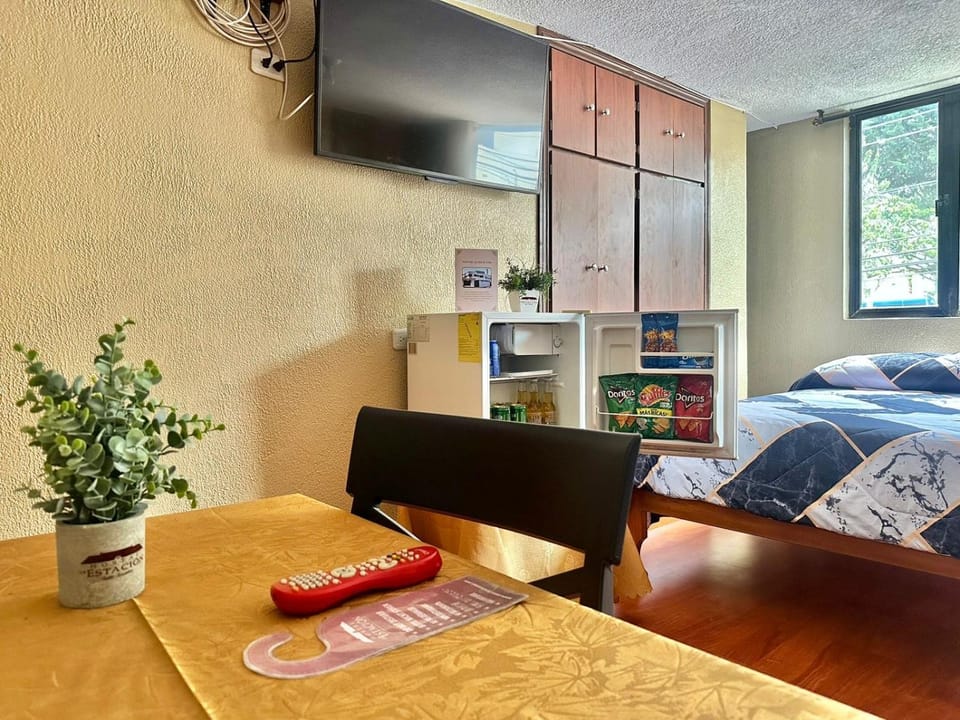Bed, TV and multimedia, Bedroom