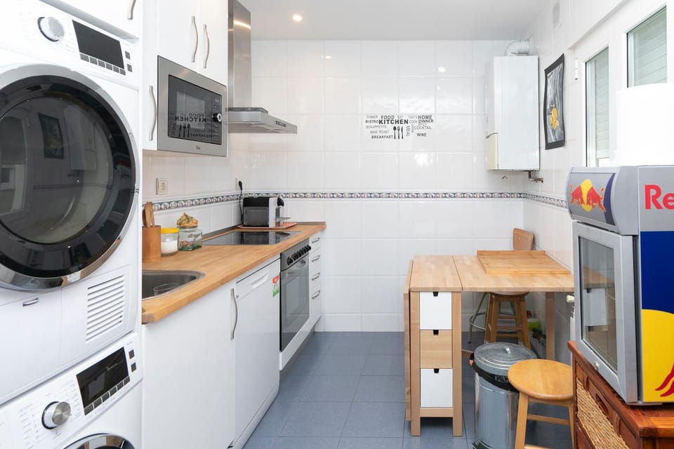 Coffee/tea facilities, Kitchen or kitchenette, Dining area