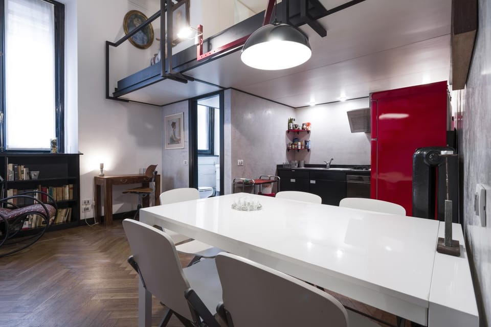 Kitchen or kitchenette, Living room, Seating area, Dining area