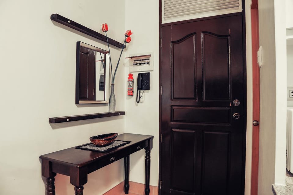 1015 West Insula Suites by AYS Apartment in Quezon City