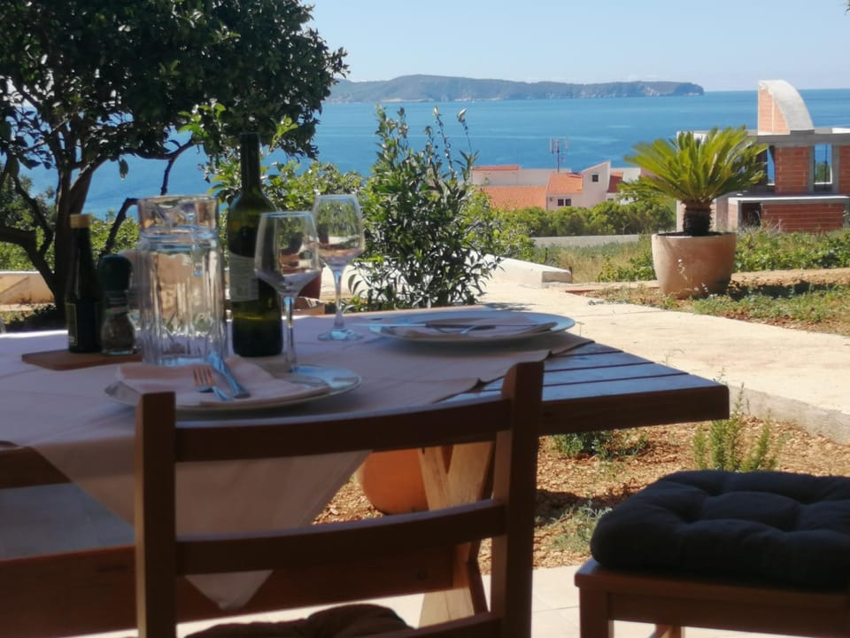 Apartments Bako Komiza Bed and Breakfast in Komiža