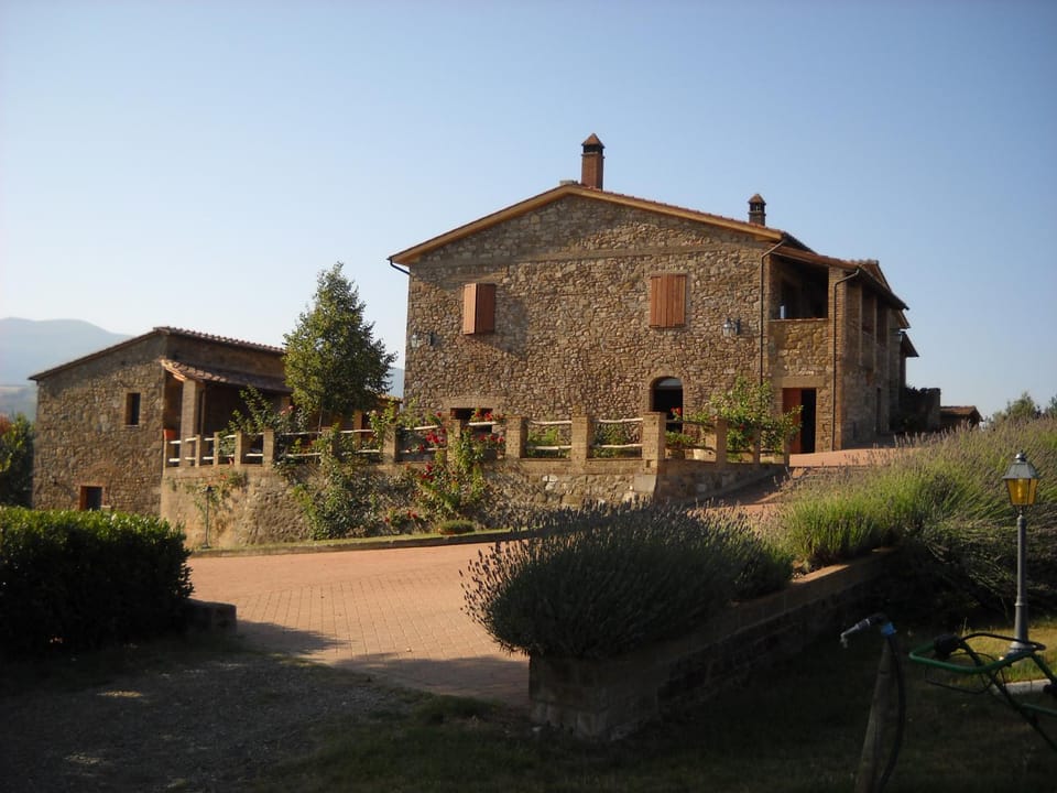 Agriturismo Podere del Vescovo Farm Stay in Tuscany