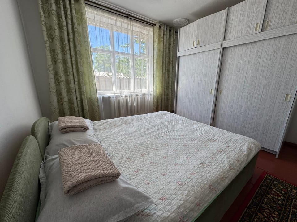 Meerim Guest House Bed and Breakfast in Asia