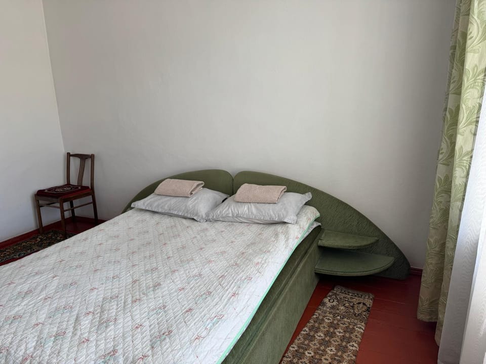 Meerim Guest House Bed and Breakfast in Asia