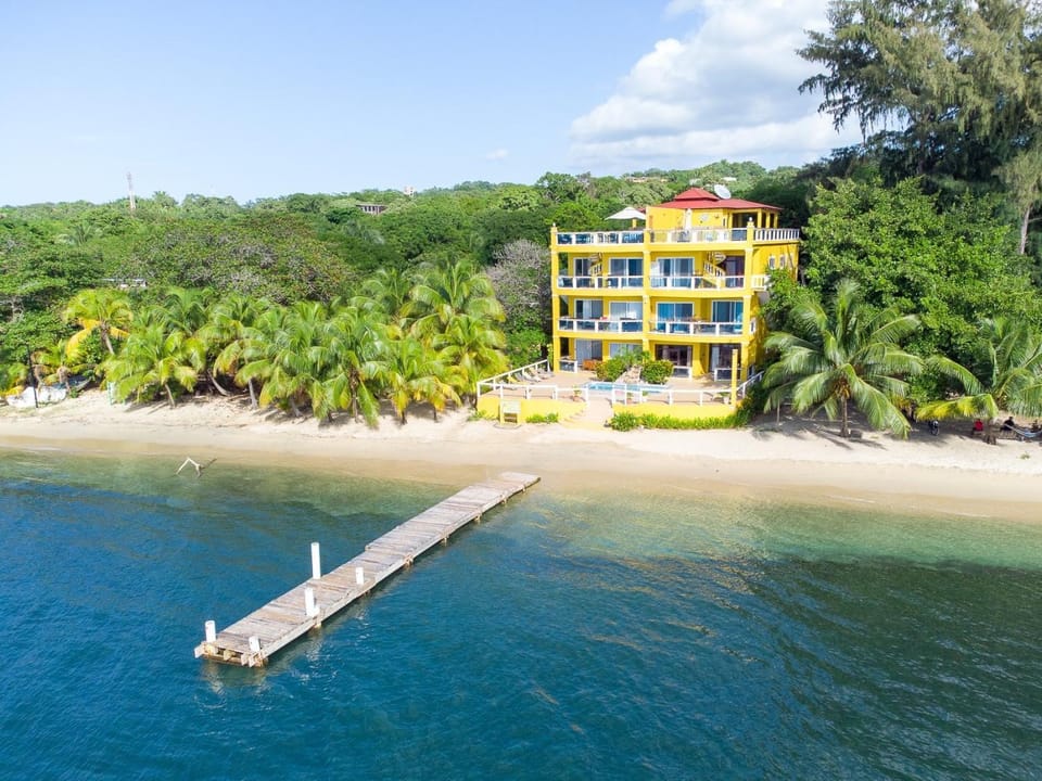 Del Playa #4 Condo Apartment in West End