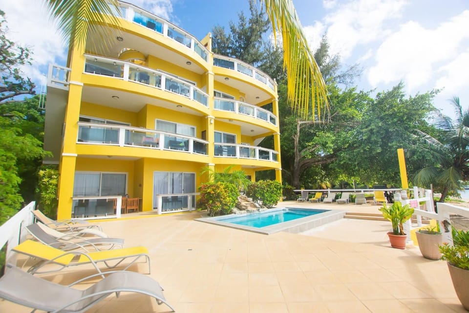 Del Playa #2 Condo Apartment in West End