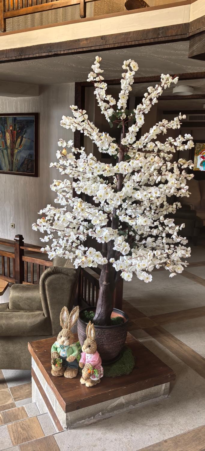 Spring, Decorative detail