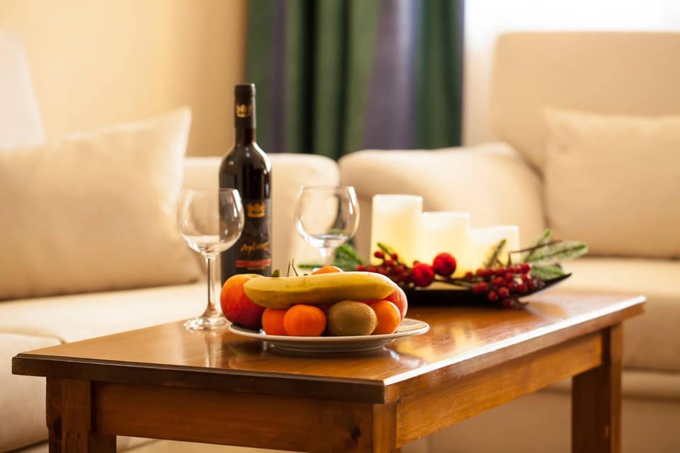 Living room, Seating area, Drinks, Alcoholic drinks