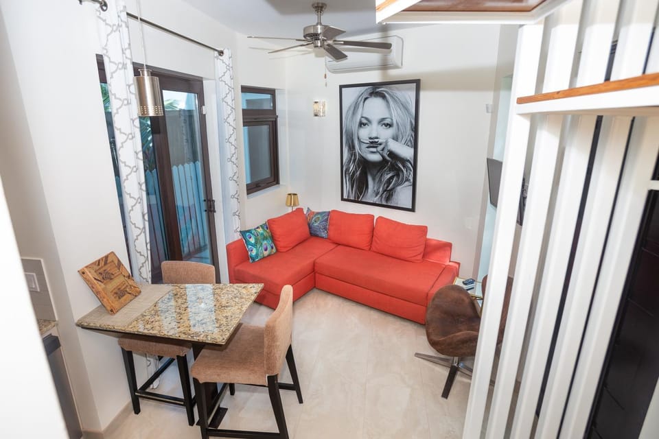 Bella Luna Beach Condo #227487 Apartment in West End