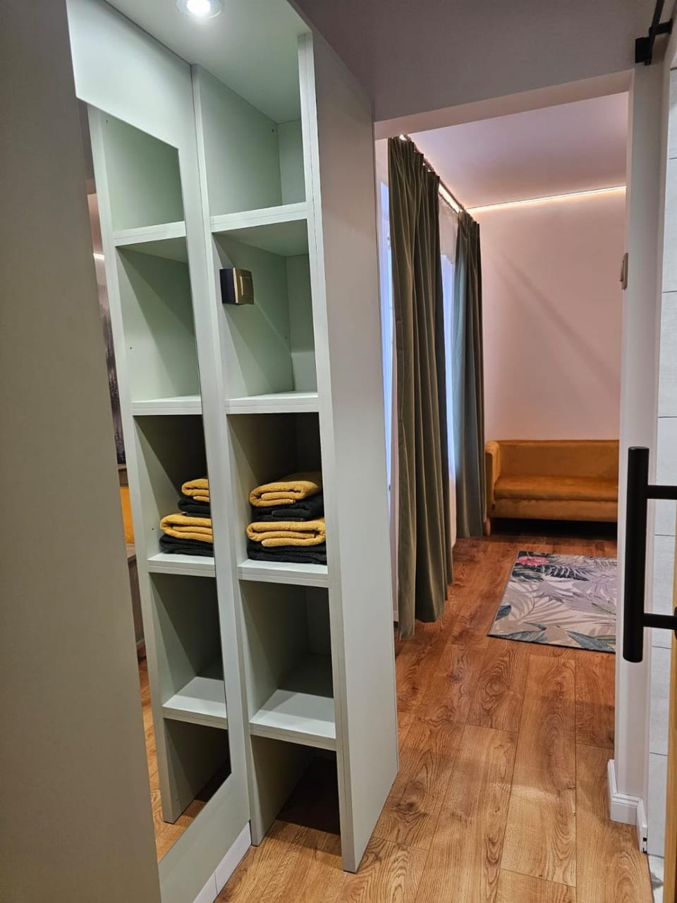 Photo of the whole room, wardrobe