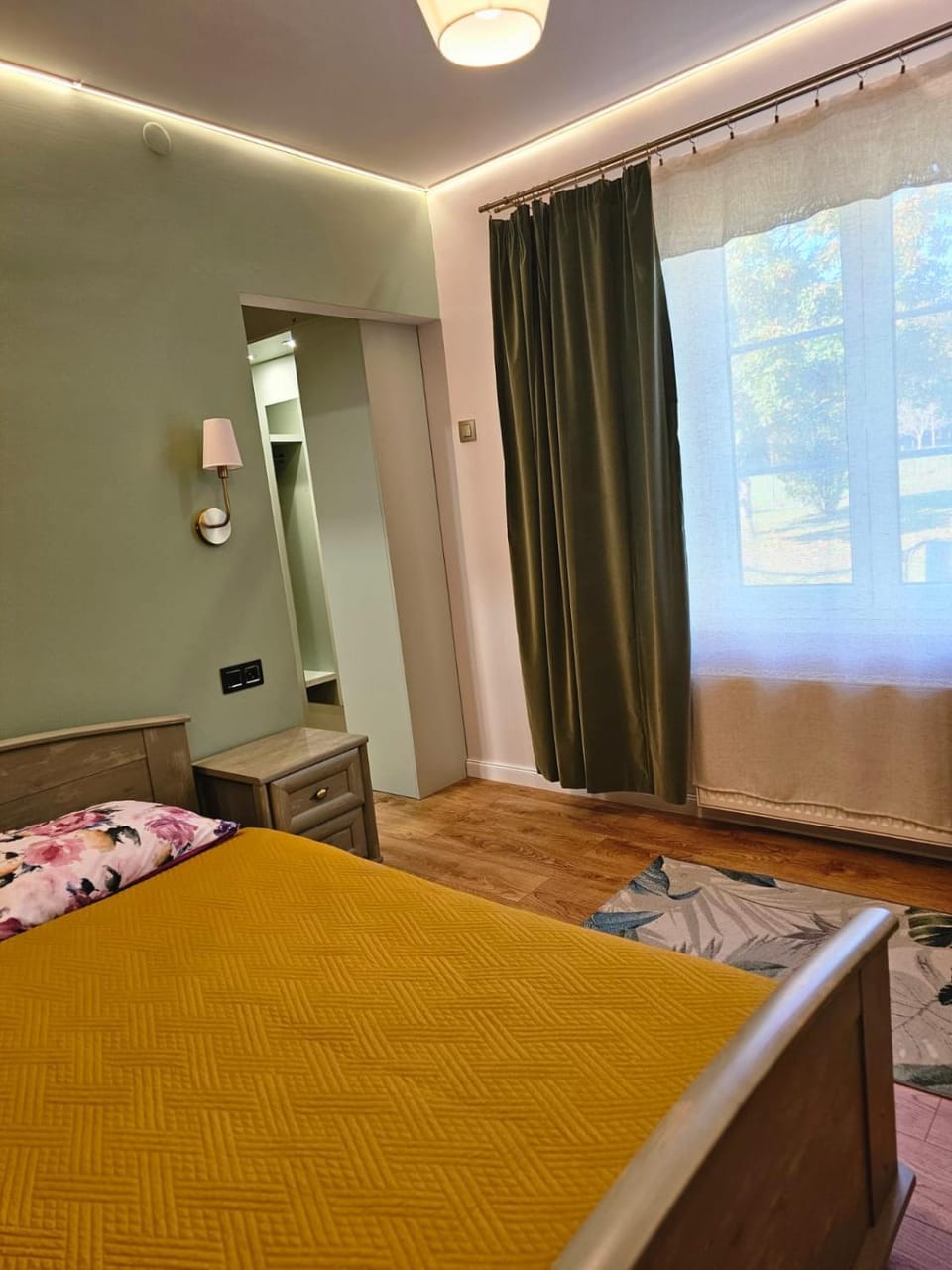 Bed, Photo of the whole room, Bedroom