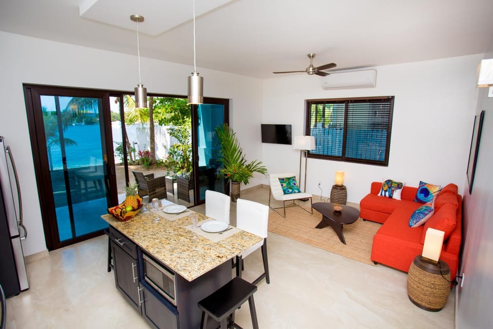 Bella Luna Beach Condo #227462 Apartment in West End