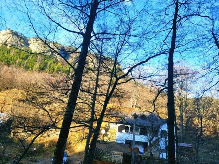 Property building, Day, Natural landscape, Mountain view