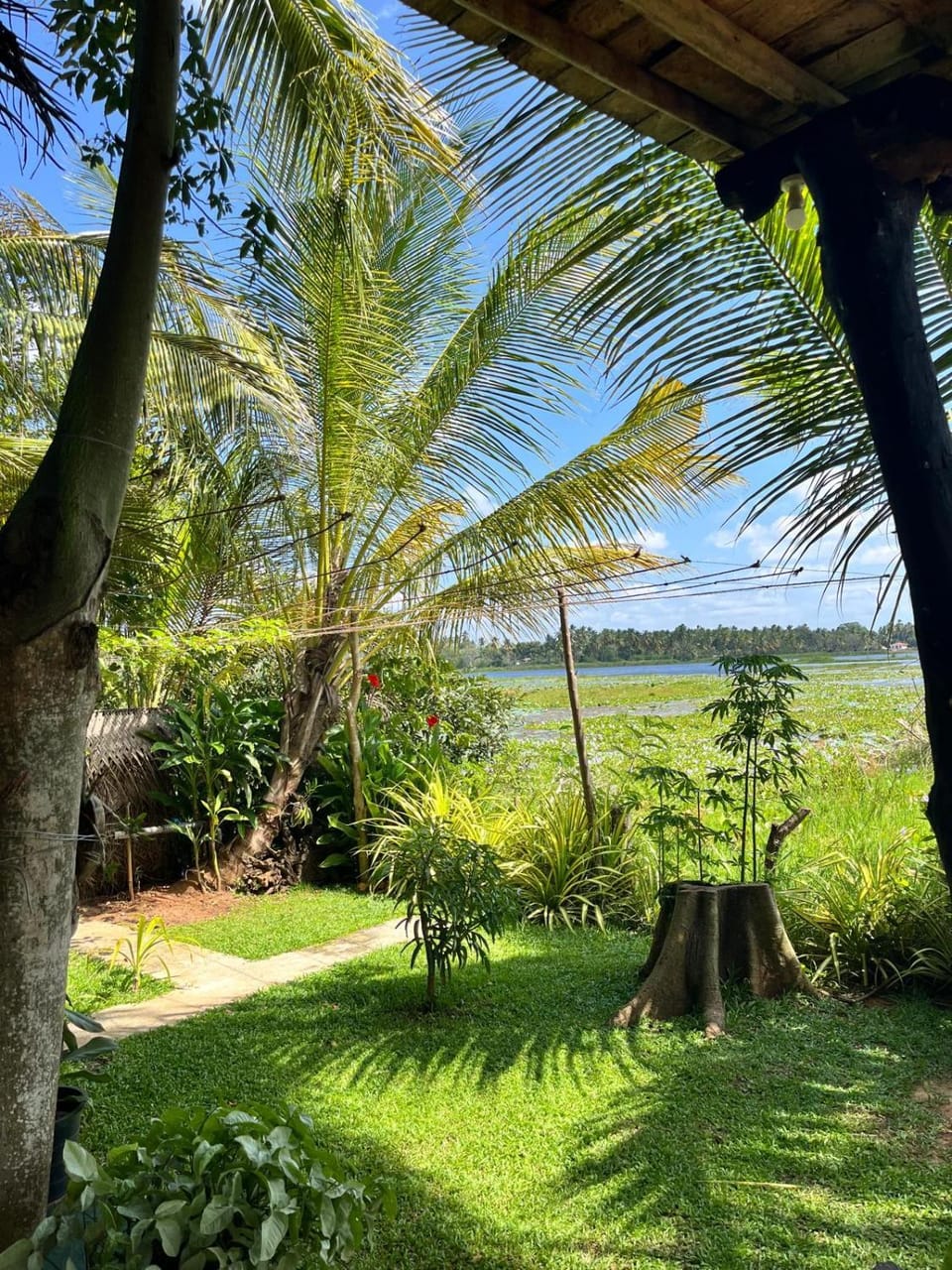 Lake Face Cabana Bed and Breakfast in Southern Province
