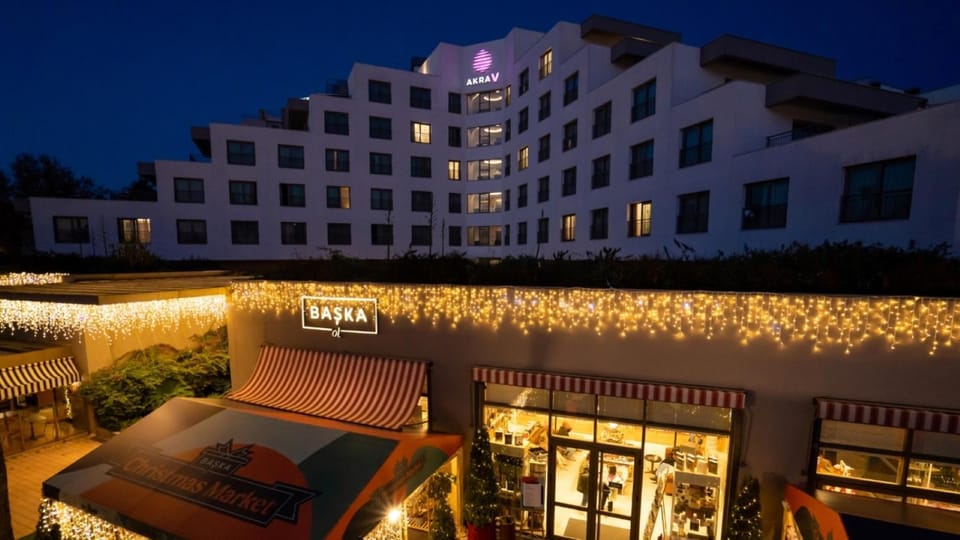 Property building, Restaurant/places to eat