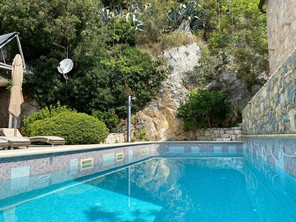 Garden, View (from property/room), Swimming pool