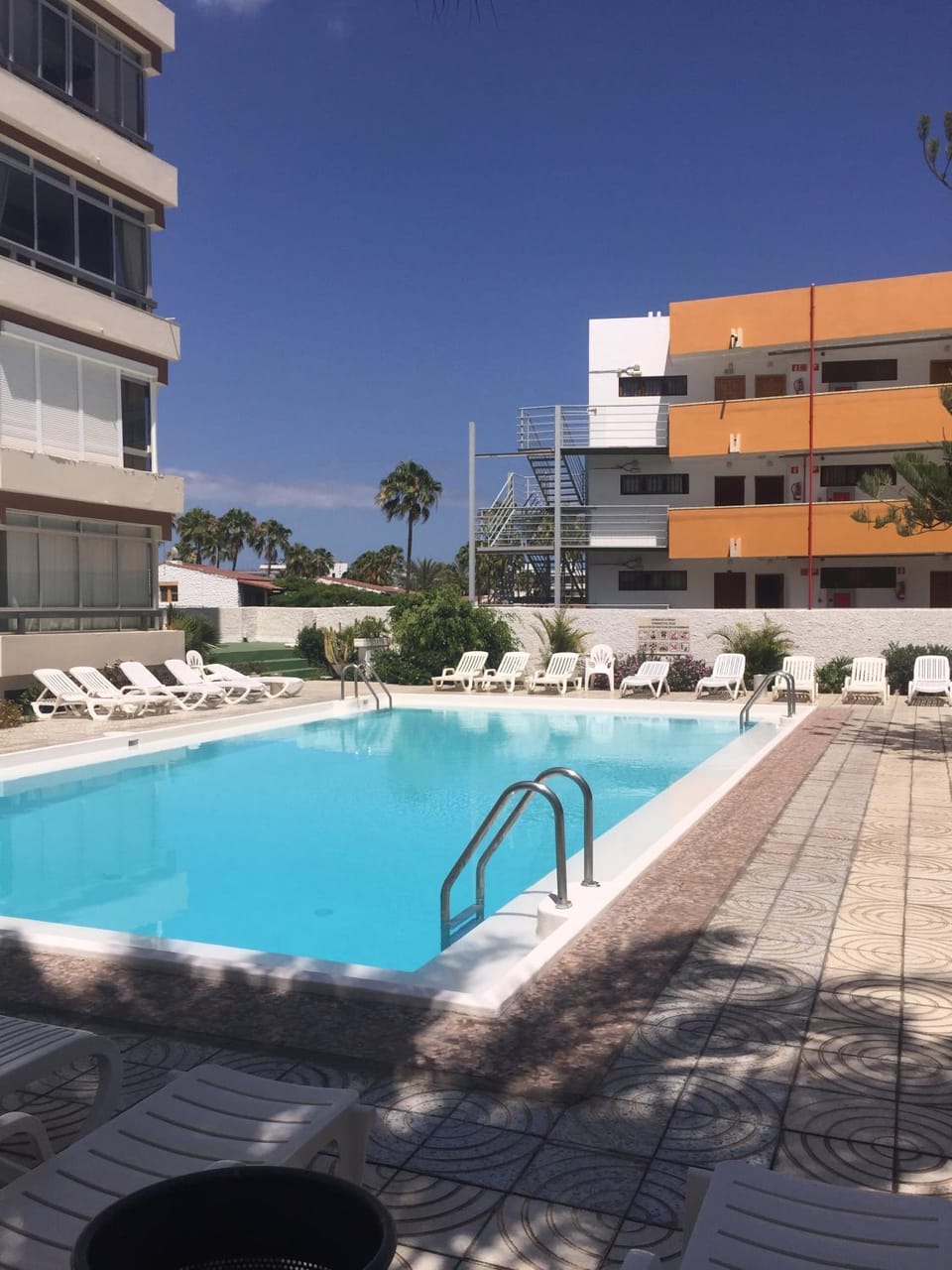 Swimming pool, Swimming pool