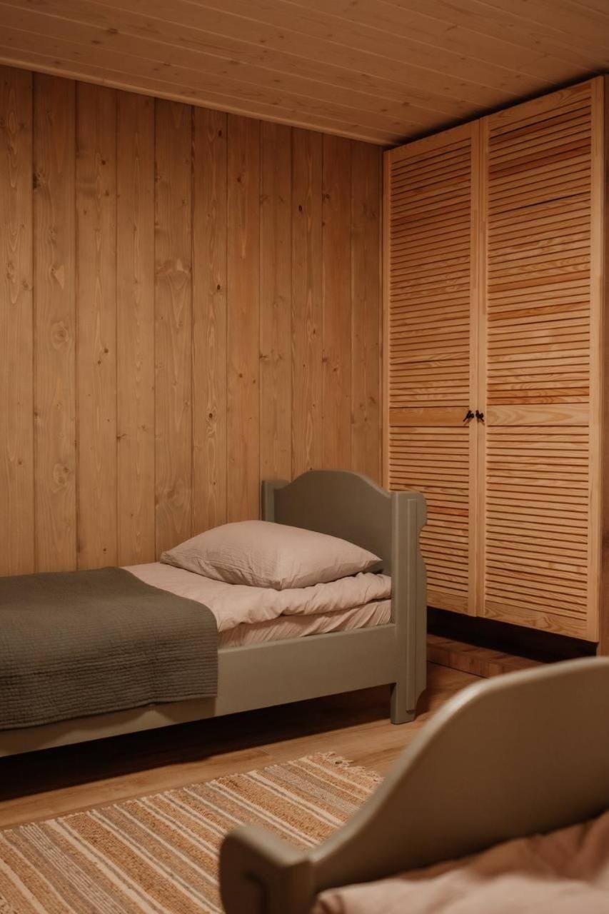 Bed, Photo of the whole room, Seating area, Bedroom, wardrobe