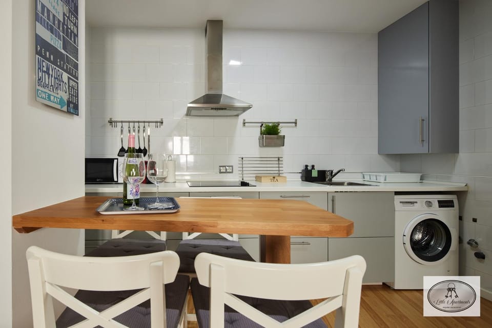 Kitchen or kitchenette, washing machine, kitchen
