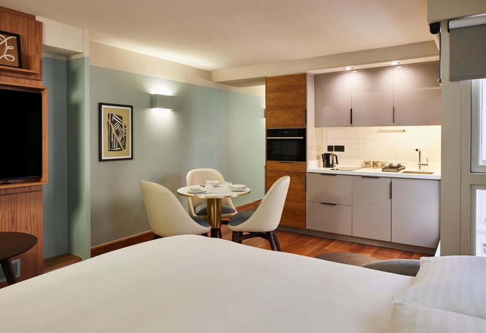 Bed, Kitchen or kitchenette