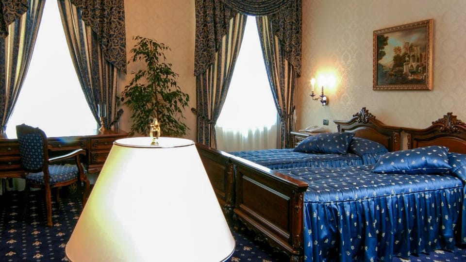 Bed, Photo of the whole room