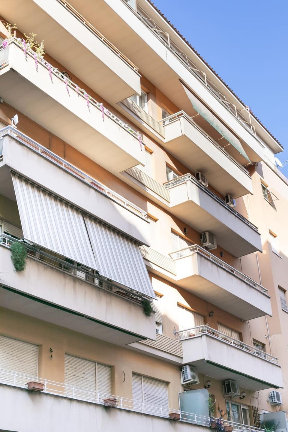 Property building, Balcony/Terrace
