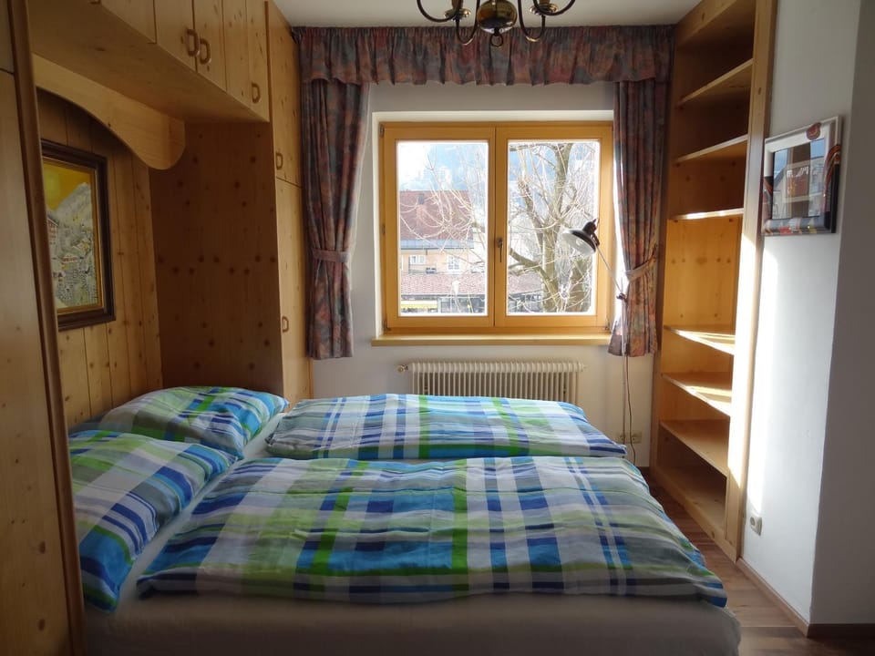 Bed, Mountain view
