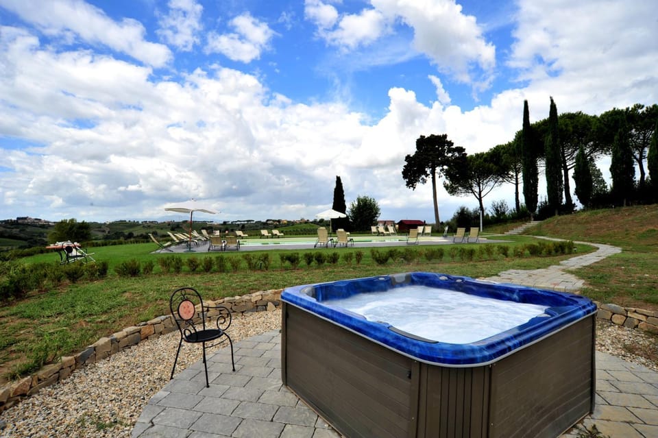 Hot Tub, Pool view
