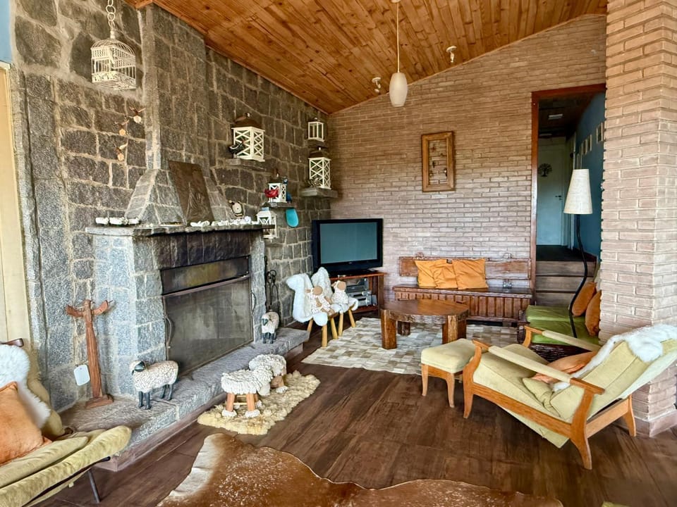 Paraíso na Montanha, Sítio Siriema House in State of São Paulo