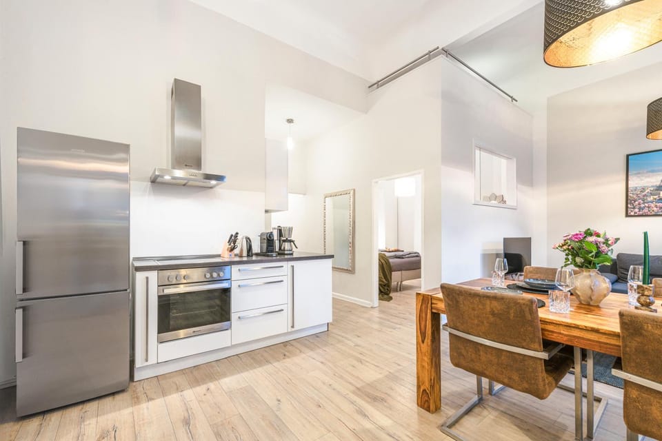 The Goethe Group Loft, 2 BR, 2 bath rooms, one living room, family friendly, 2-5 Guests Apartment in Berlin