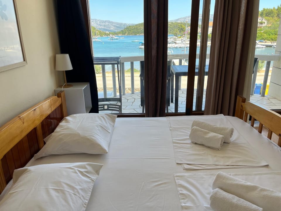 Property building, Bed