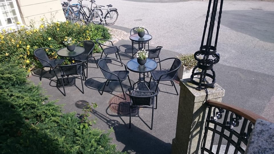 Patio, Day