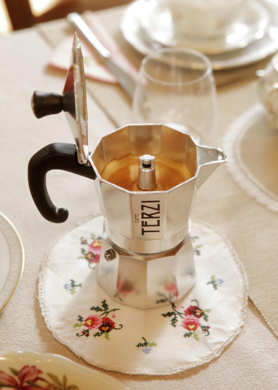 Coffee/tea facilities, Internal: Not applicable to any particular room