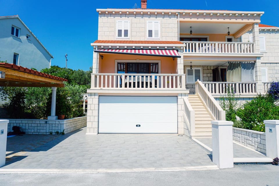 Property building, View (from property/room), Parking