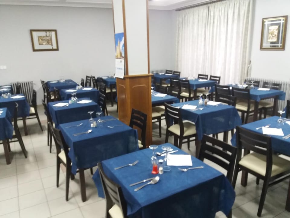 Restaurant/places to eat, Banquet/Function facilities