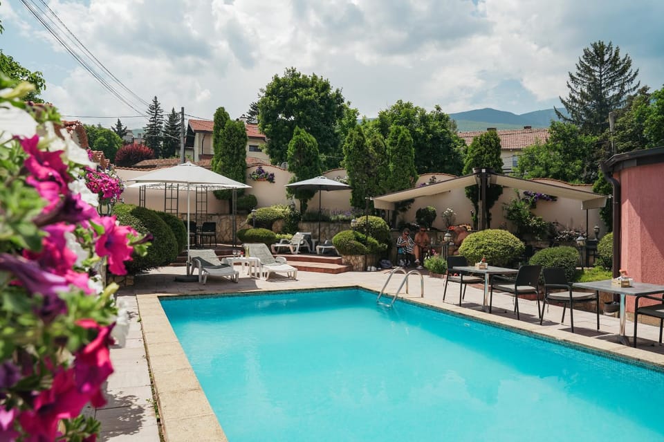Garden, Swimming pool