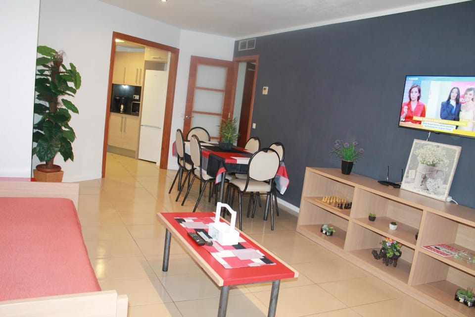 Communal lounge/ TV room, TV and multimedia, Dining area, kitchen
