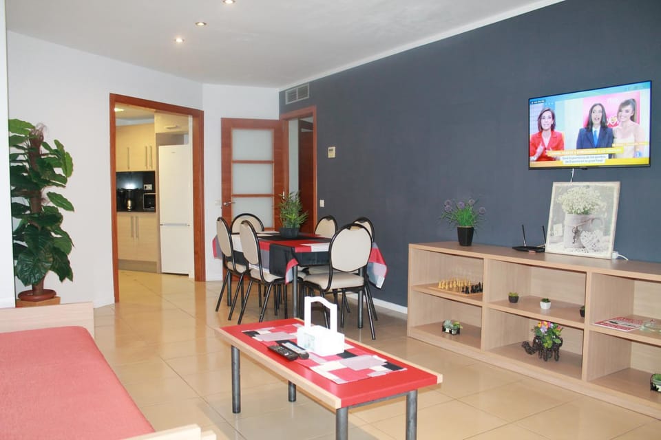 Communal lounge/ TV room, Game Room, TV and multimedia, Dining area, kitchen