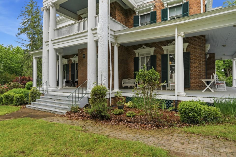 Rockwood Manor Bed & Breakfast Bed and Breakfast in Ingles