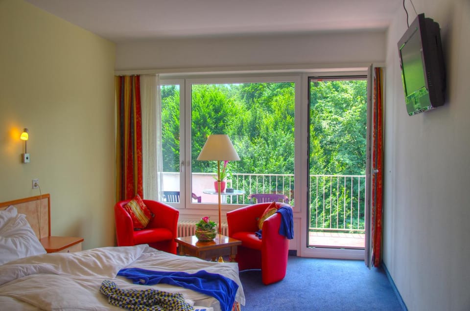 Bed, Garden view