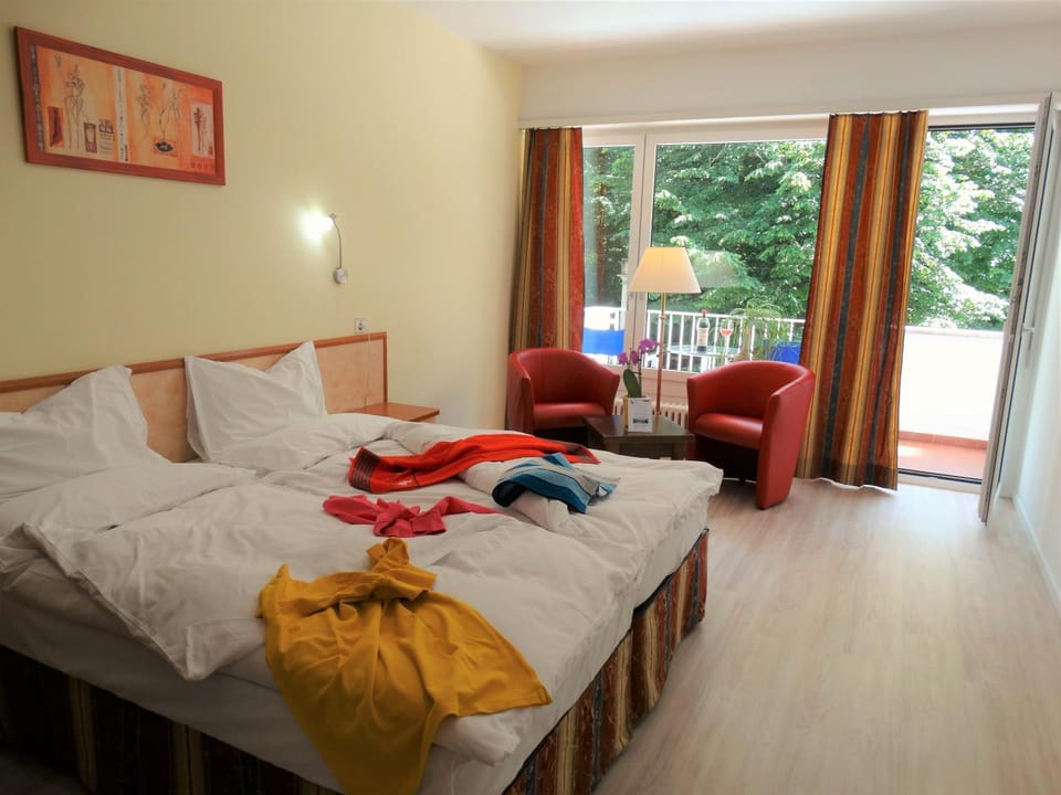 Bed, Photo of the whole room