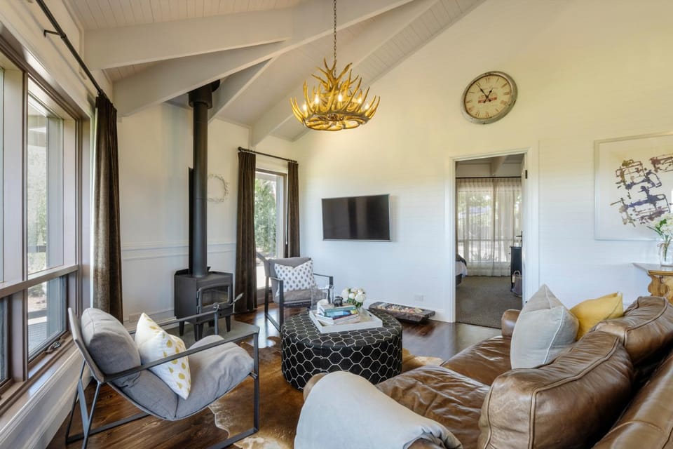TV and multimedia, Living room, fireplace