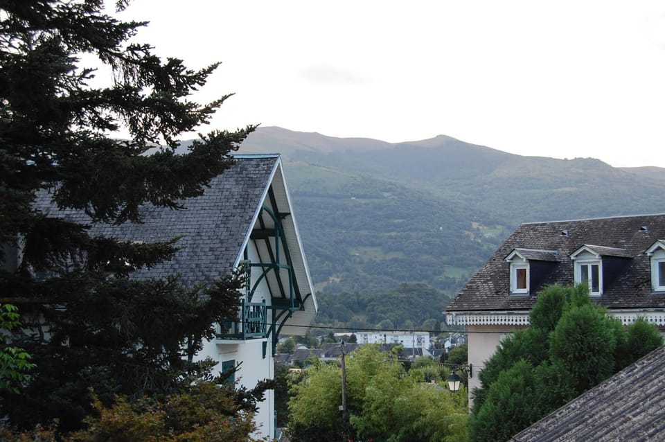 Property building, Natural landscape, Mountain view